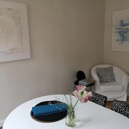 Charming In The Center Of Apartment *